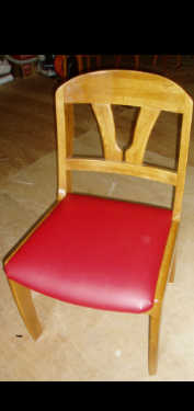 赤いダイニング椅子