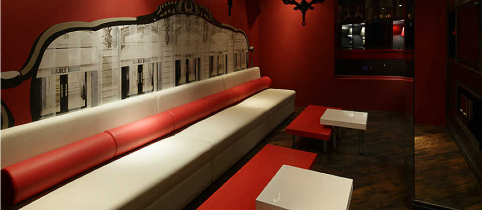 赤白のカラオケ用デザインソファー