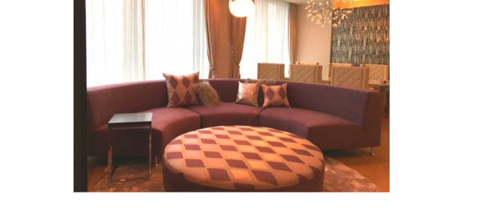 リビングルーム大きな円形ソファー